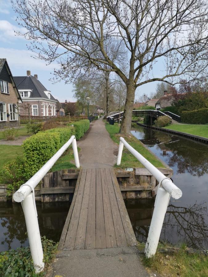 Hotel Bed-On-A-Boat Giethoorn Exteriér fotografie